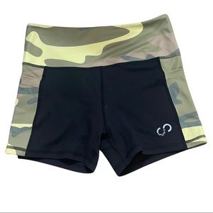 Curves N Combat Boots 3 inch black/camo workout shorts